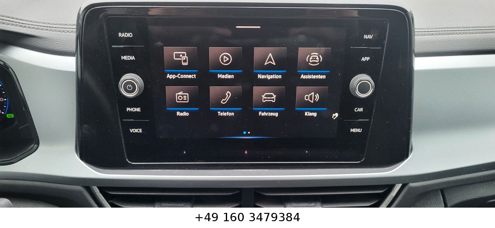 Volkswagen T-Roc Life DSG - Samsaru's Car Outlet