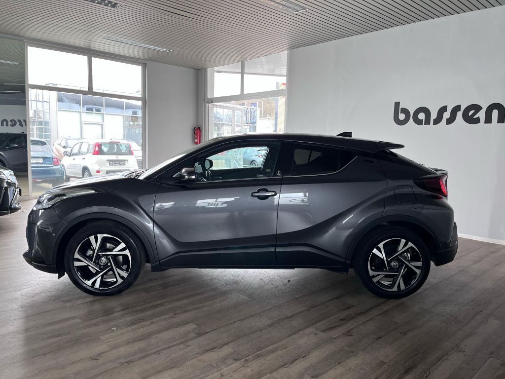 Toyota C-HR 2.0 Hybrid - Samsaru's Car Outlet