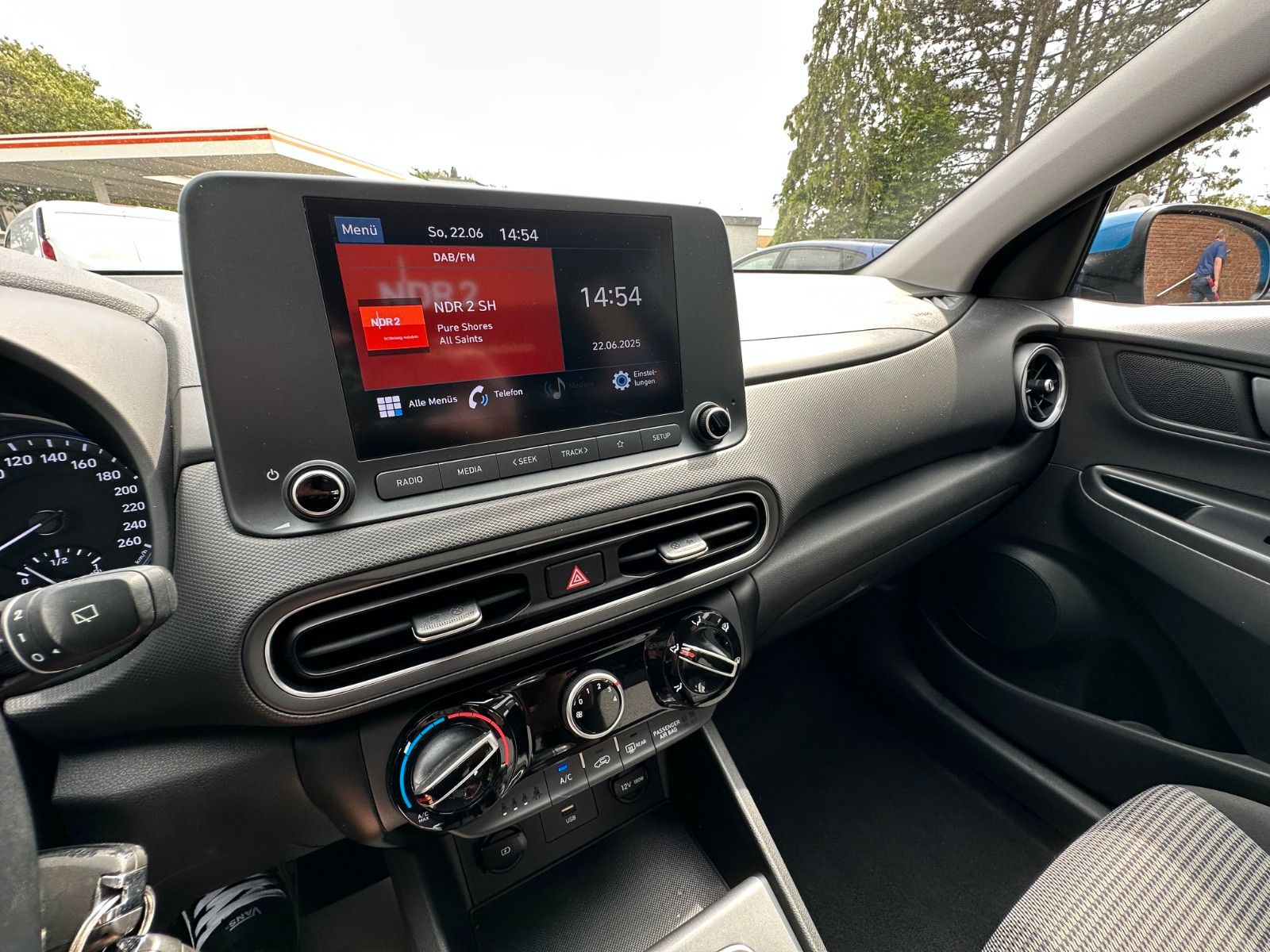 Hyundai Kona Pure 2WD - Samsaru's Car Outlet