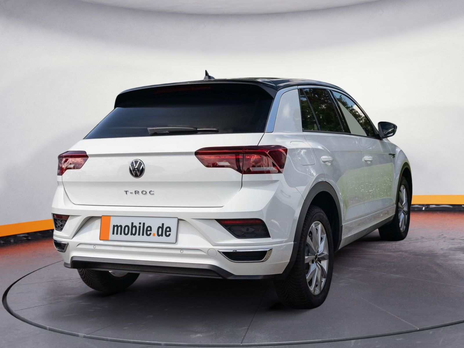 Volkswagen T-Roc 1.5 TSI Sport DSG - Samsaru's Car Outlet