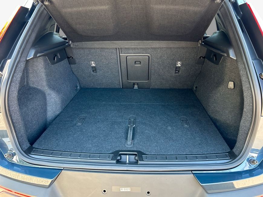 Volvo XC40 B4 Geartronic RDesign - Samsaru's Car Outlet