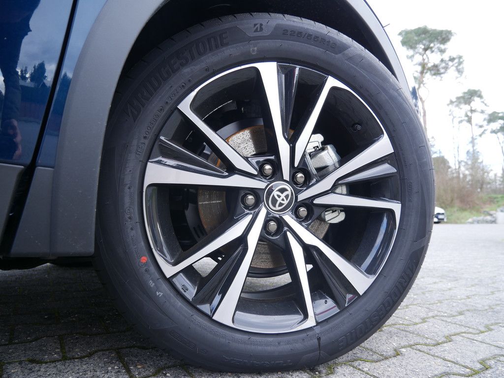 Toyota C-HR 1.8 Hybrid - Samsaru's Car Outlet