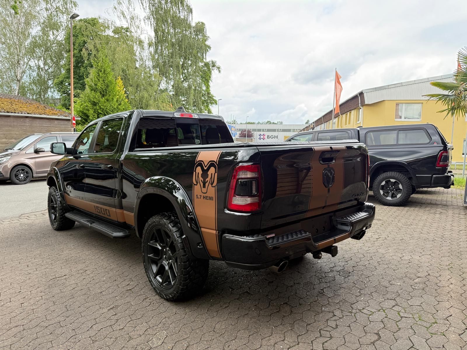 Dodge LARAMIE*OFFROAD*LONG*LIFT*AHK*NAVI*LED*GARANTIE*
