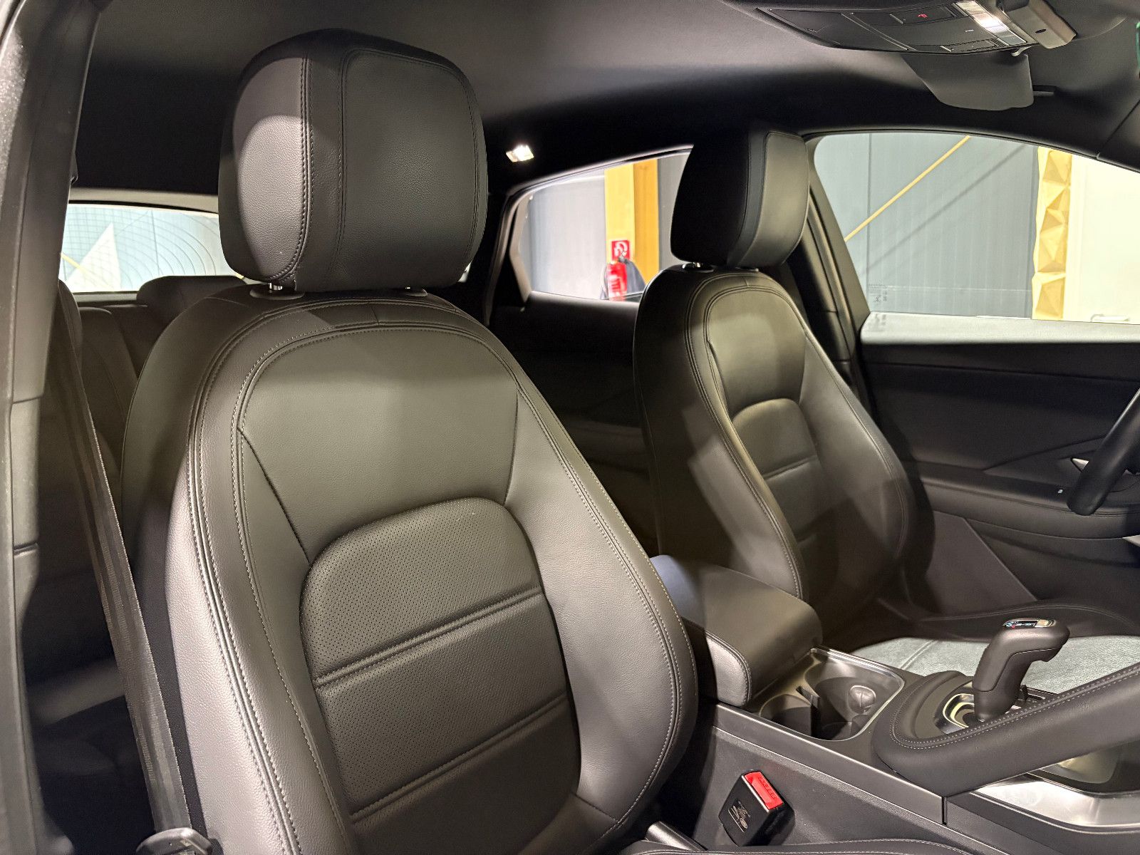 Jaguar E-PACE S/NAVI/KAMERA/APPLE/ACC/SHZ/KLIMA/TOTWINK