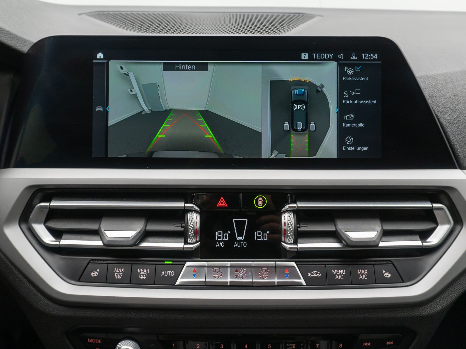 BMW 330e xD - Samsaru's Car Outlet