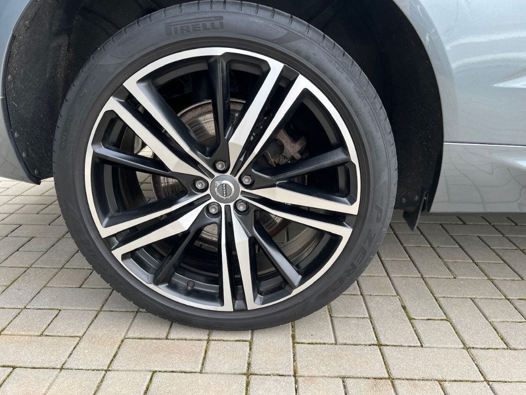 Volvo XC60 R-Design Recharge AWD T6 HUD StandHZG AHK A