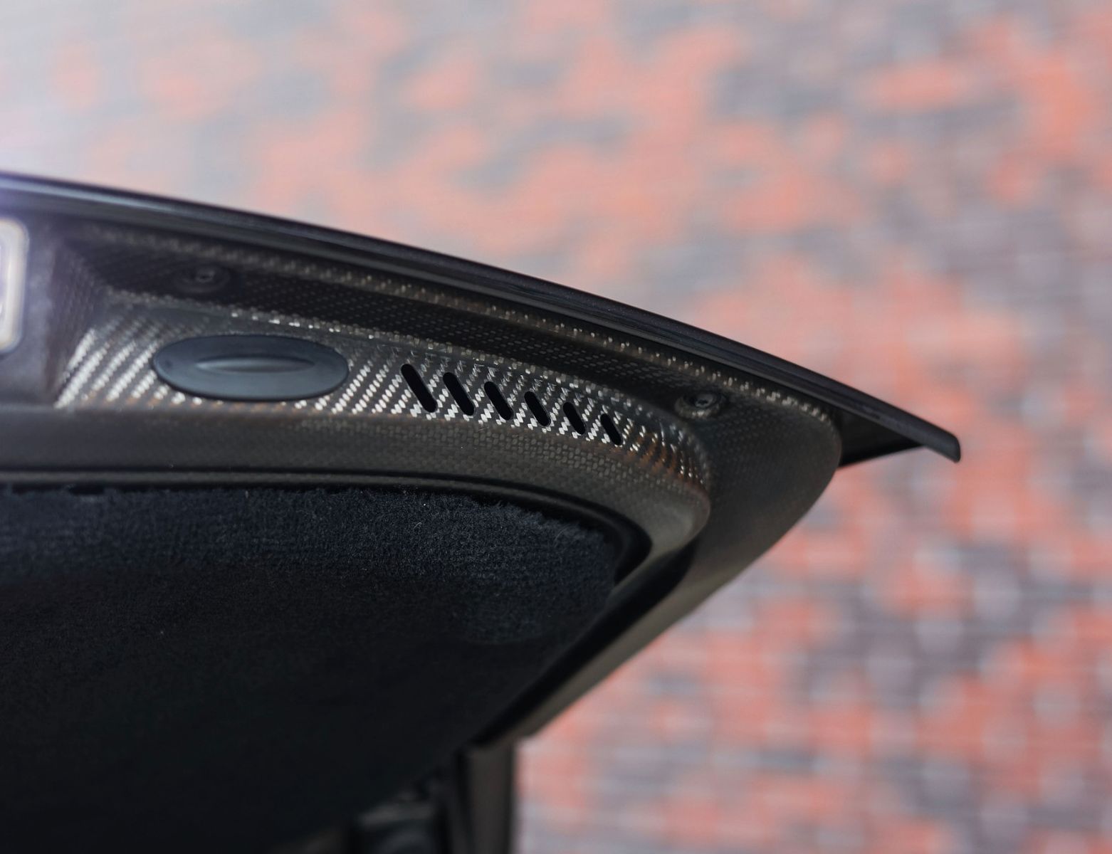 Aston Martin DBS Superleggera 5.2 V12 | B&O - Carbon
