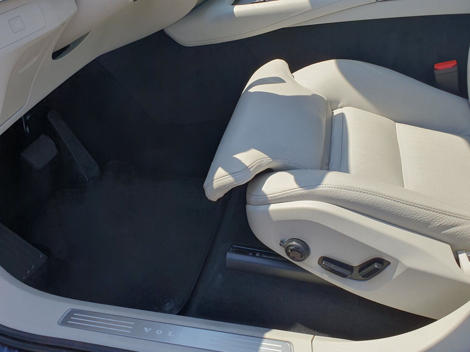 Volvo XC90 B5 AWD Ultimate Bright |PANO|LED|AHK|360°