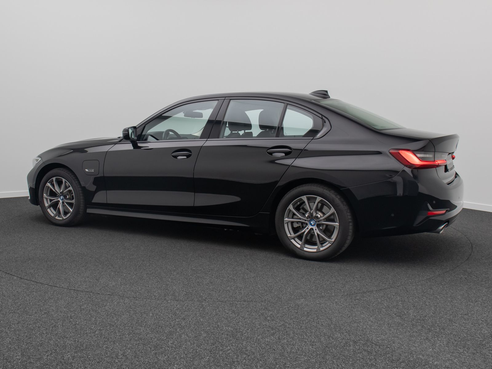 BMW 320e Sport Line - Samsaru's Car Outlet