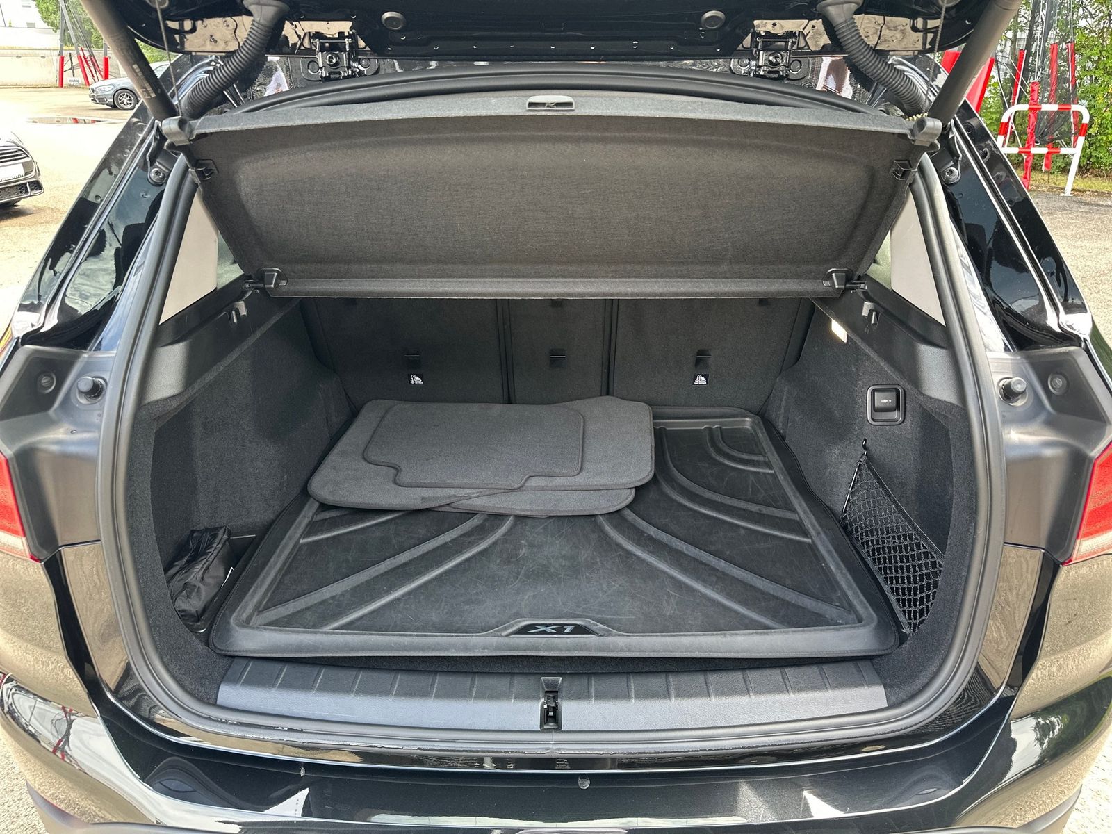 BMW X1 xDrive18d Advantage - Samsaru's Car Outlet