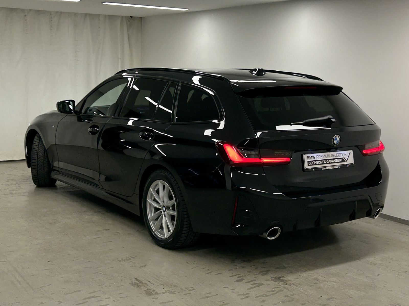 BMW 320d Touring M Sportpaket - Samsaru's Car Outlet