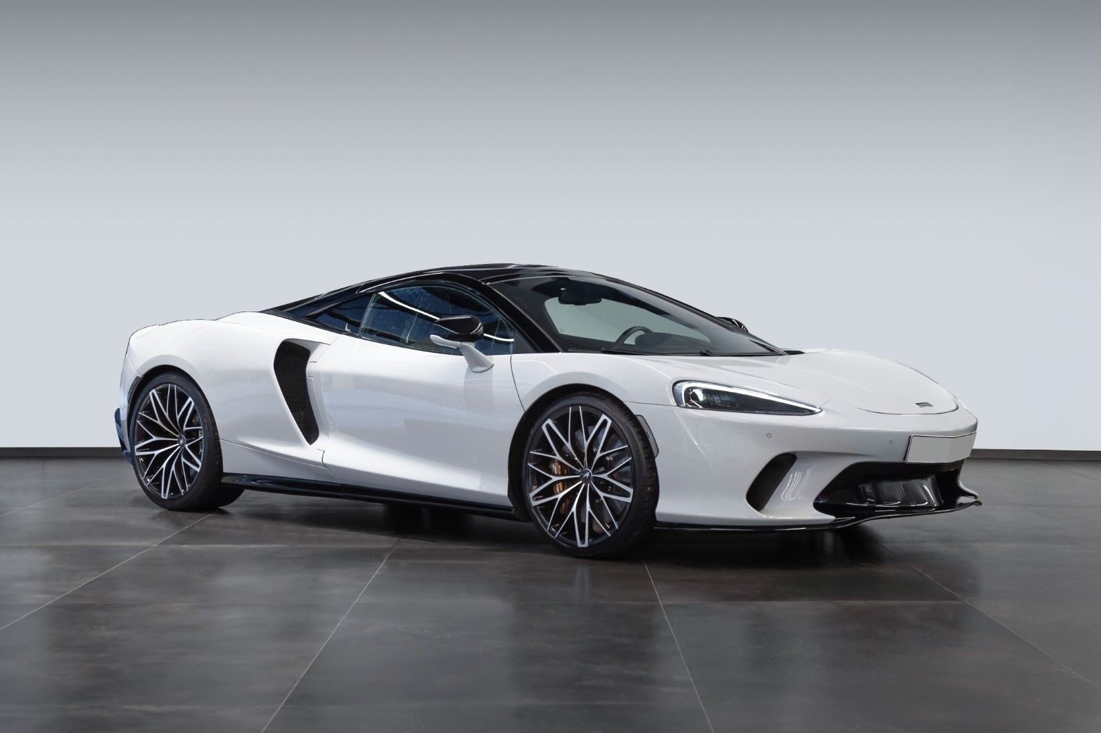 McLaren GT - Luxe - MSO Cirrus Grey