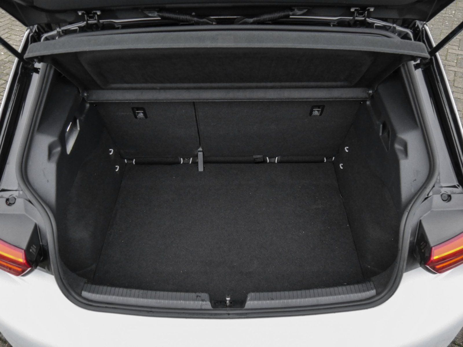 Volkswagen ID.3 Pure Performance - Samsaru's Car Outlet