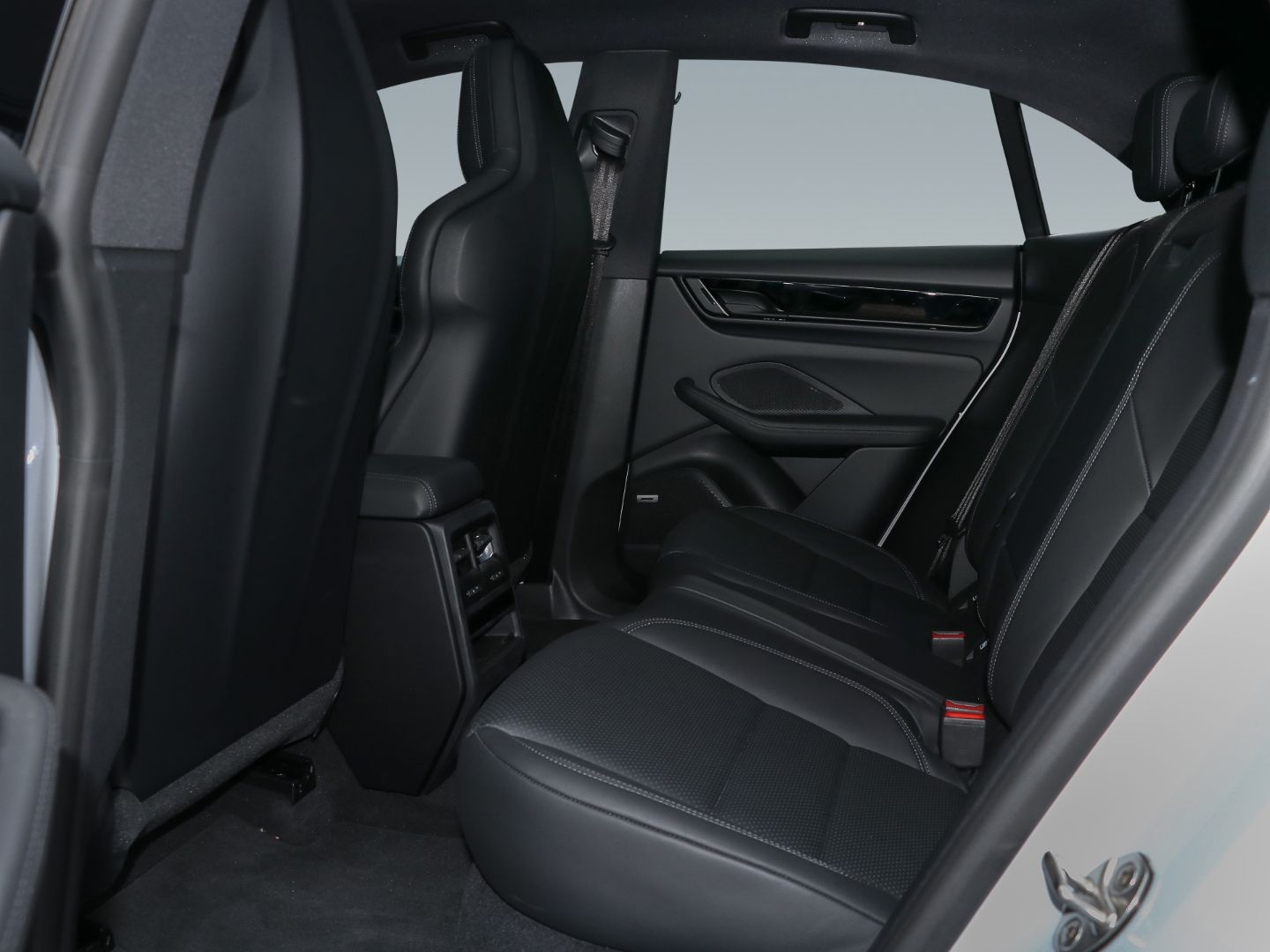 Porsche Macan 4 HA-Lenkung LED-Matrix Surround-View BOSE