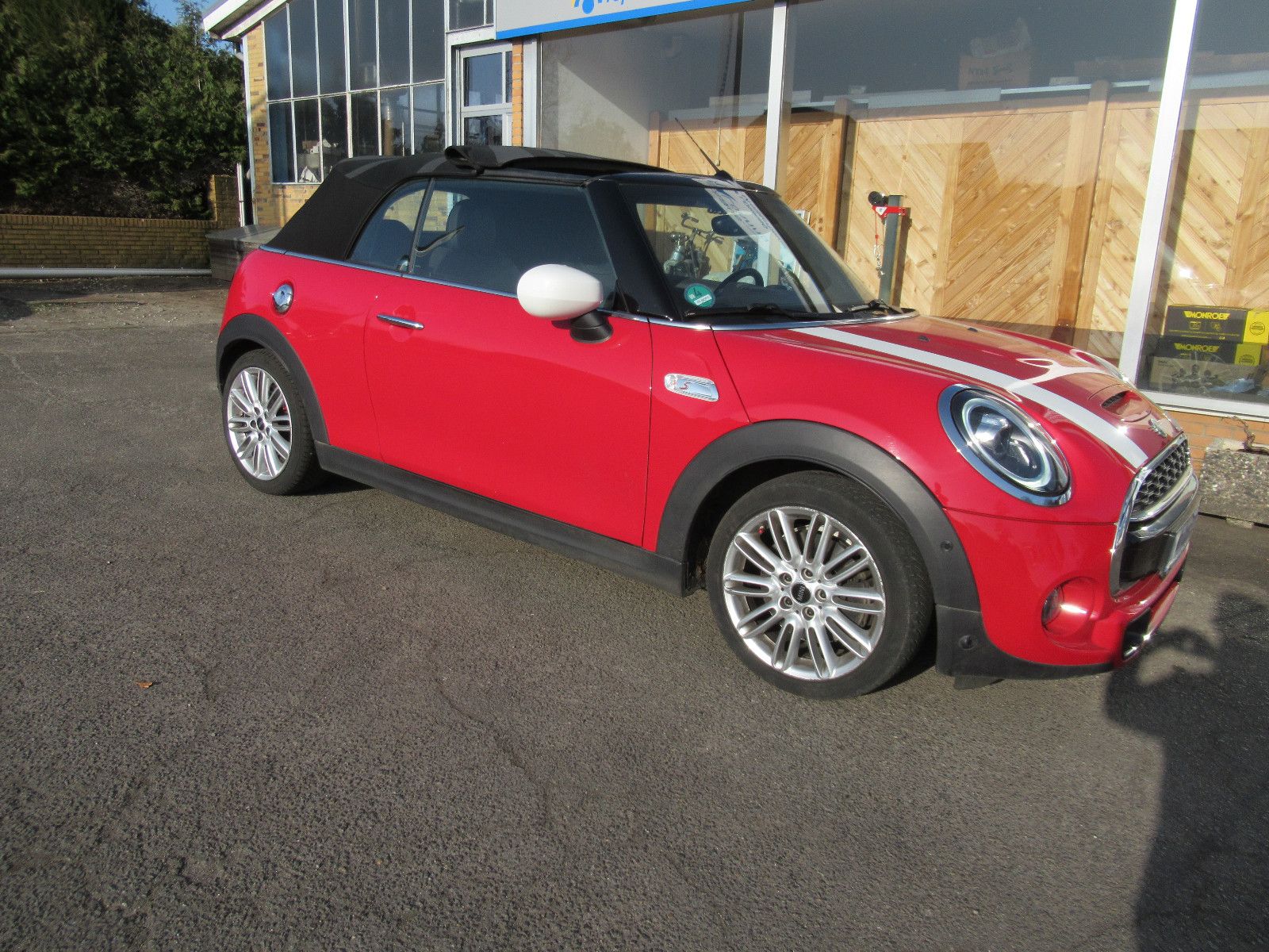 MINI Cooper S Cabrio - Samsaru's Car Outlet