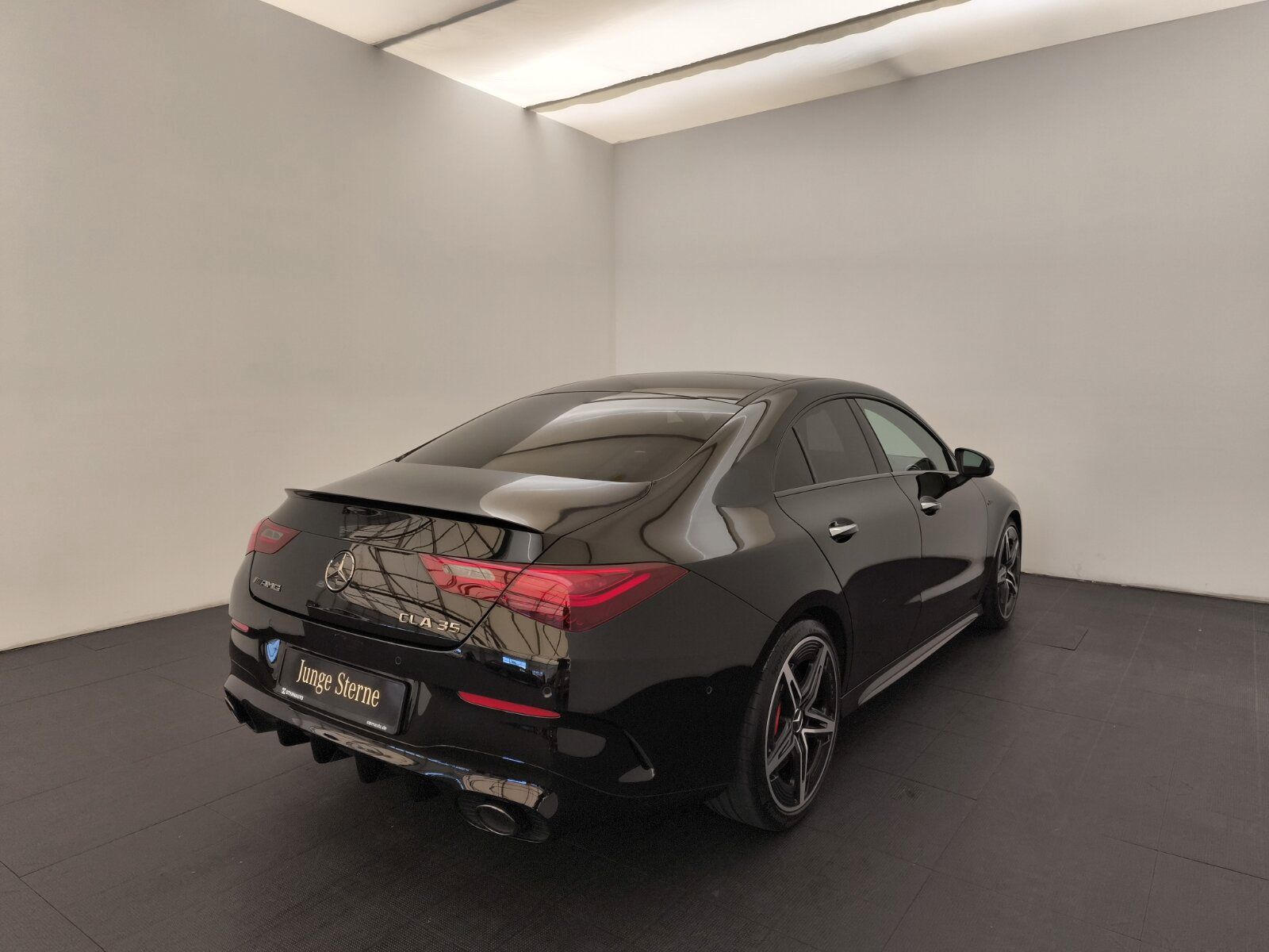 Mercedes-Benz CLA 35 4M Coupé - Samsaru's Car Outlet