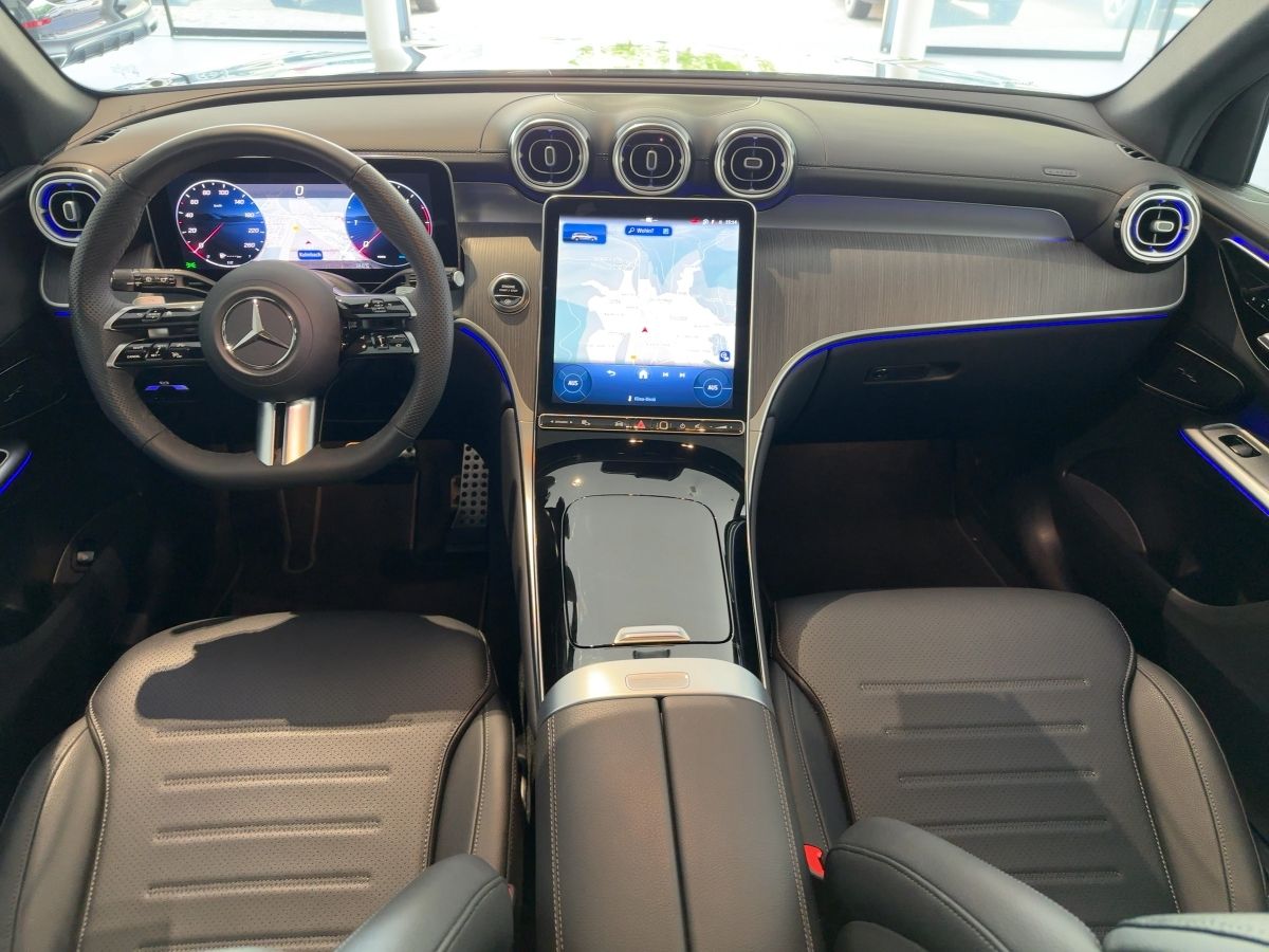Mercedes-Benz GLC 220 d 4M AMG ADV. PLUS+AHK+PANO+360°+DISTR++