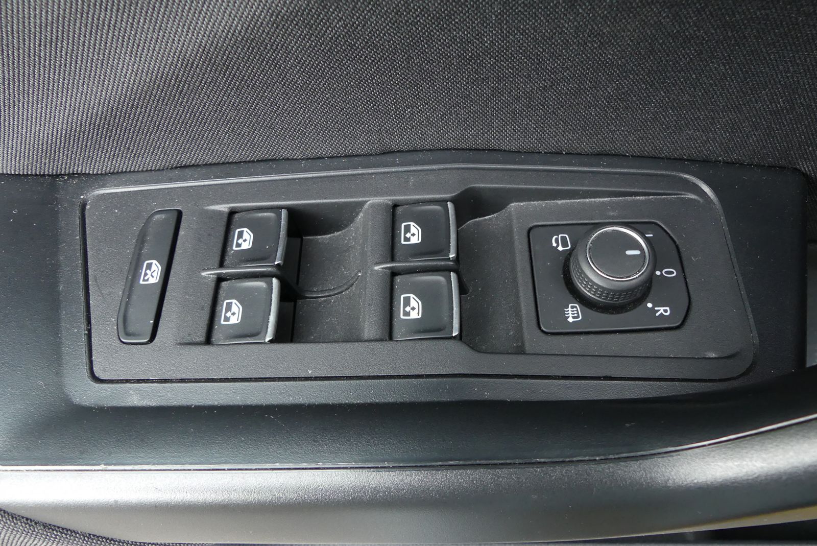 Volkswagen T-Roc United 1.5TSI - Samsaru's Car Outlet