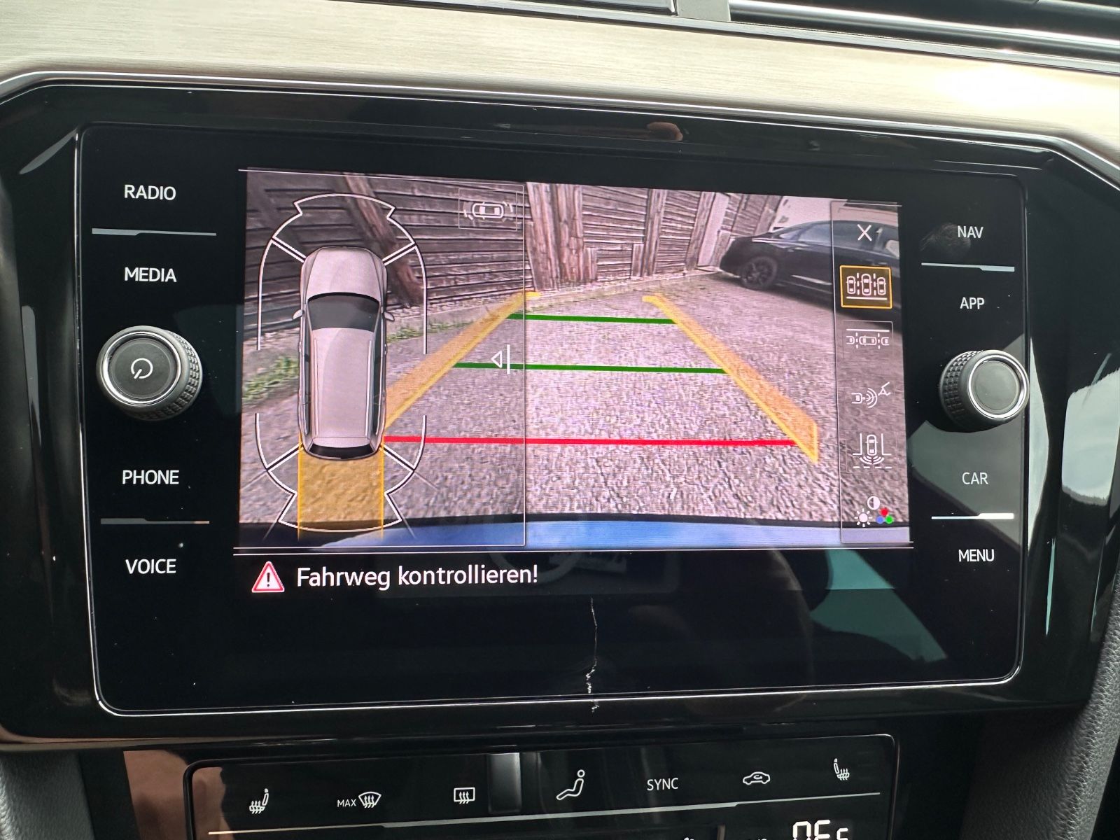 Volkswagen Passat Variant DSG Elegance - Samsaru's Car Outlet