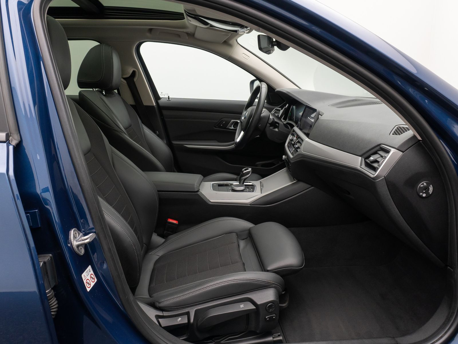 BMW 330i xD - Samsaru's Car Outlet