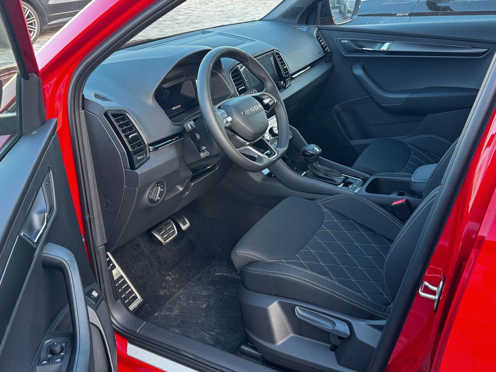 Skoda Karoq 1,5 TSI DSG Sportline 2ZKlimaautomatik ...