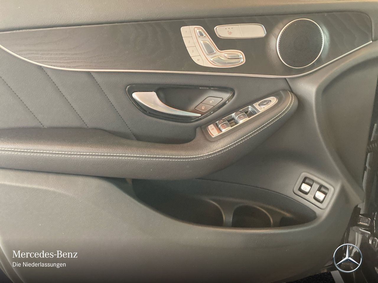 Mercedes-Benz GLC 300 e 4M AMG - Samsaru's Car Outlet