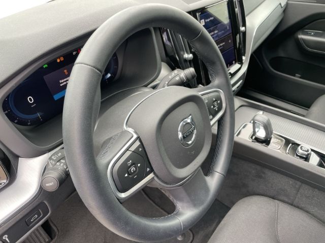 Volvo XC60 B4 2WD Momentum Pro Mild-Hybrid - Samsaru's Car Outlet