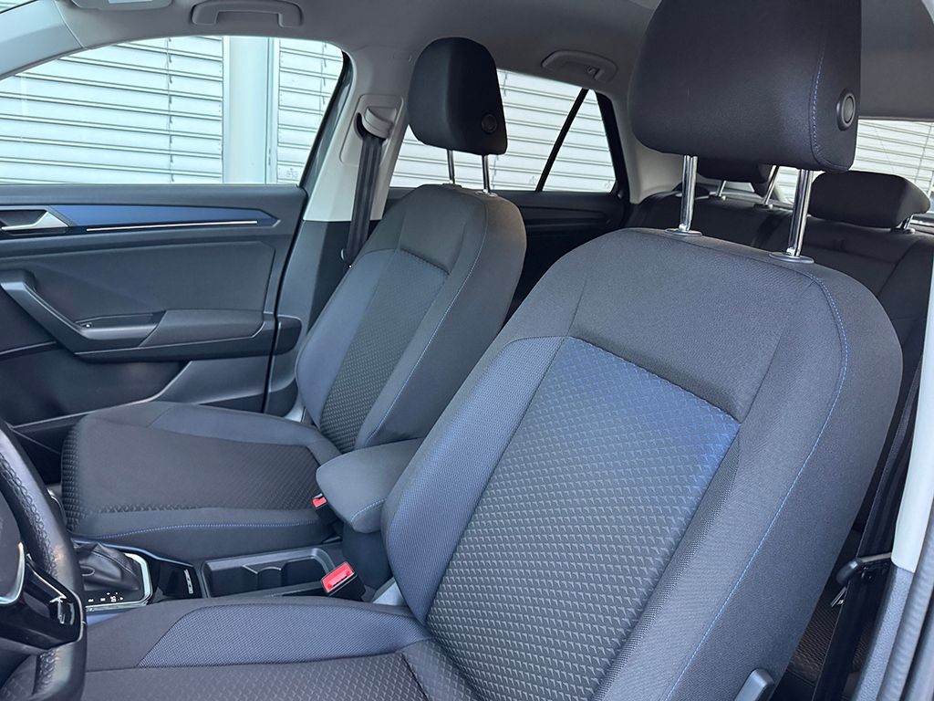 Volkswagen T-Roc 1.5 TSI DSG R-LINE - Samsaru's Car Outlet