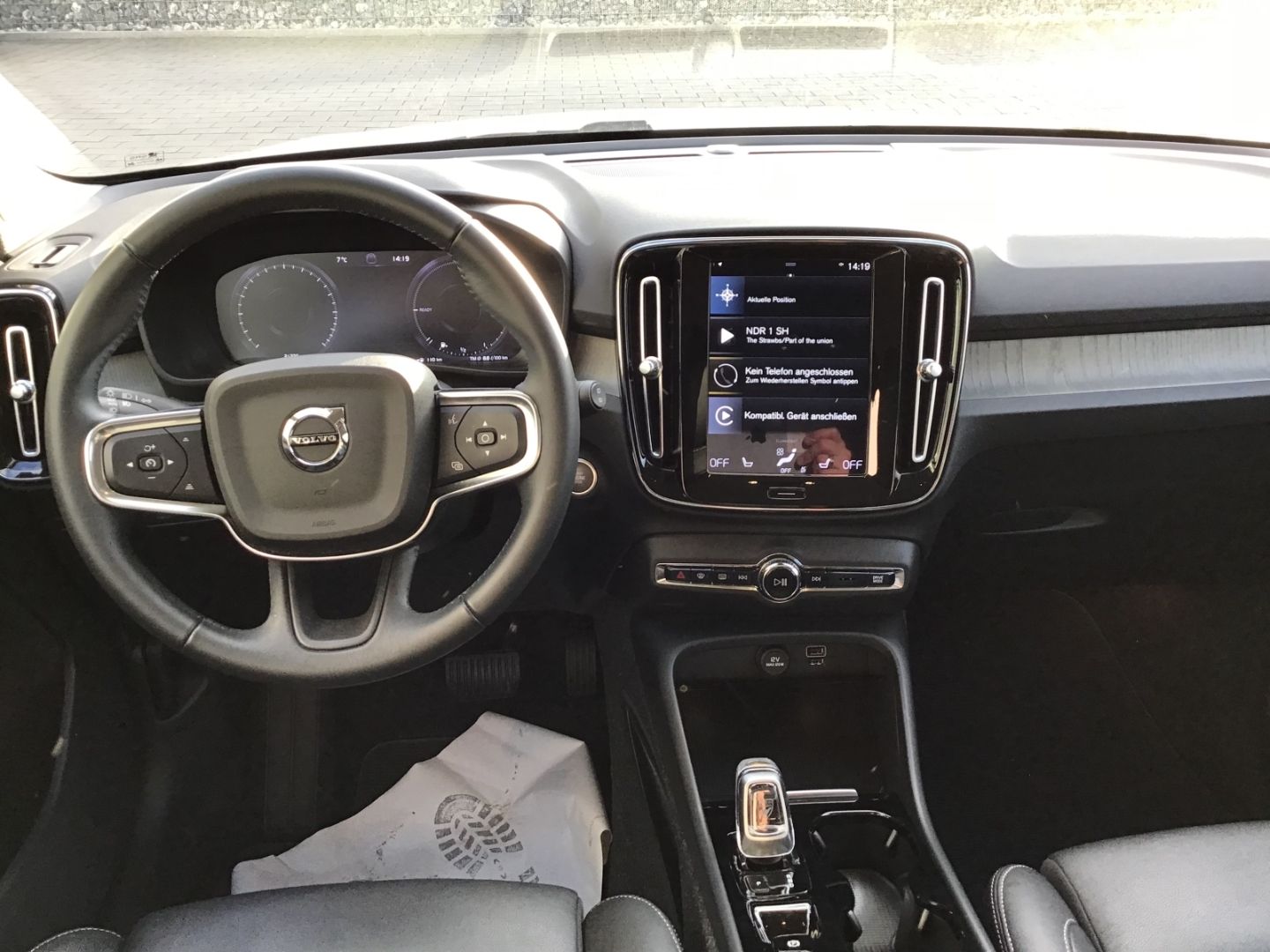 Volvo XC40 T4 Inscription Recharge - Samsaru's Car Outlet