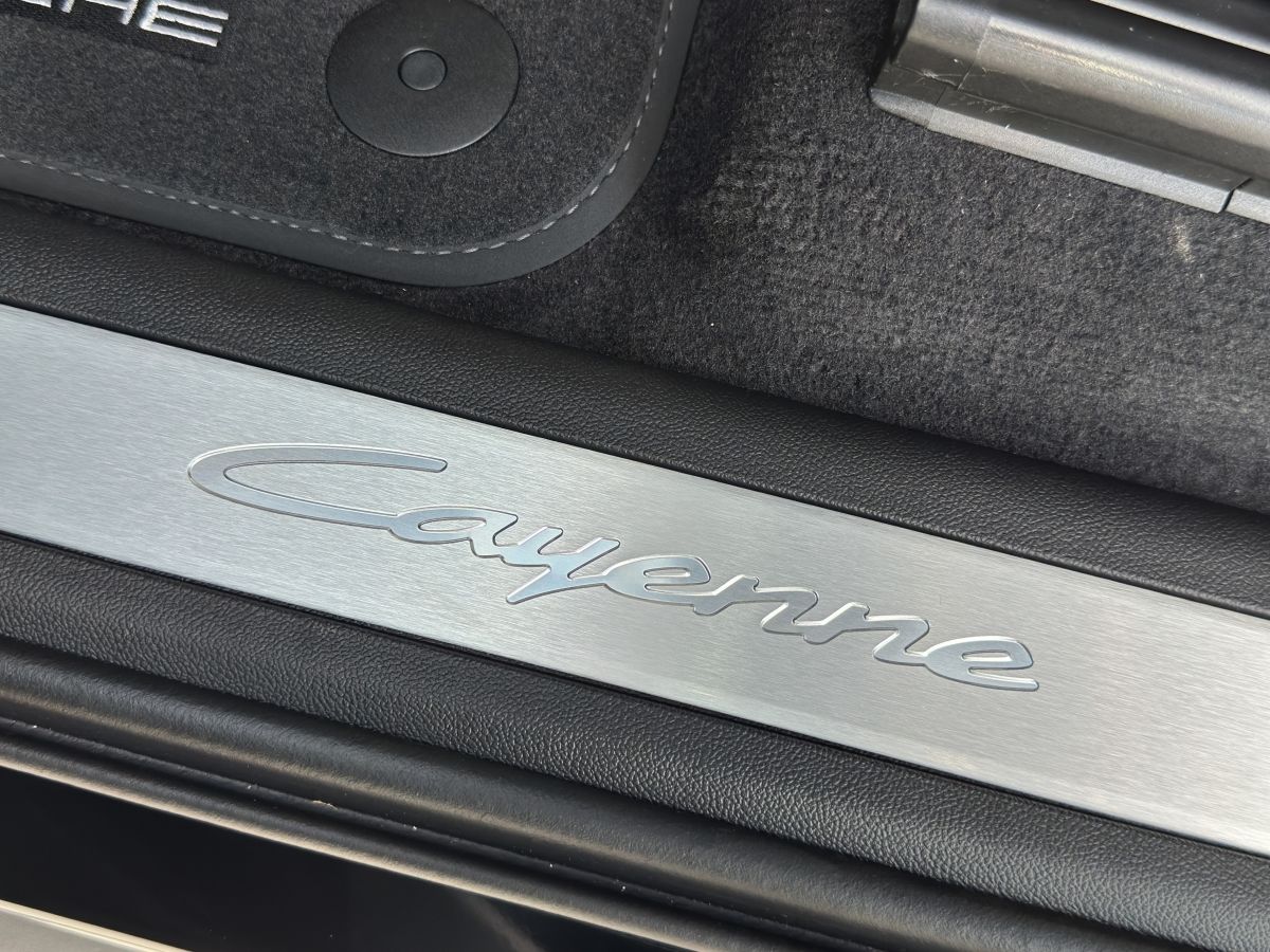 Porsche Cayenne E-Hybrid | Panorama | AHK | Luftfederung