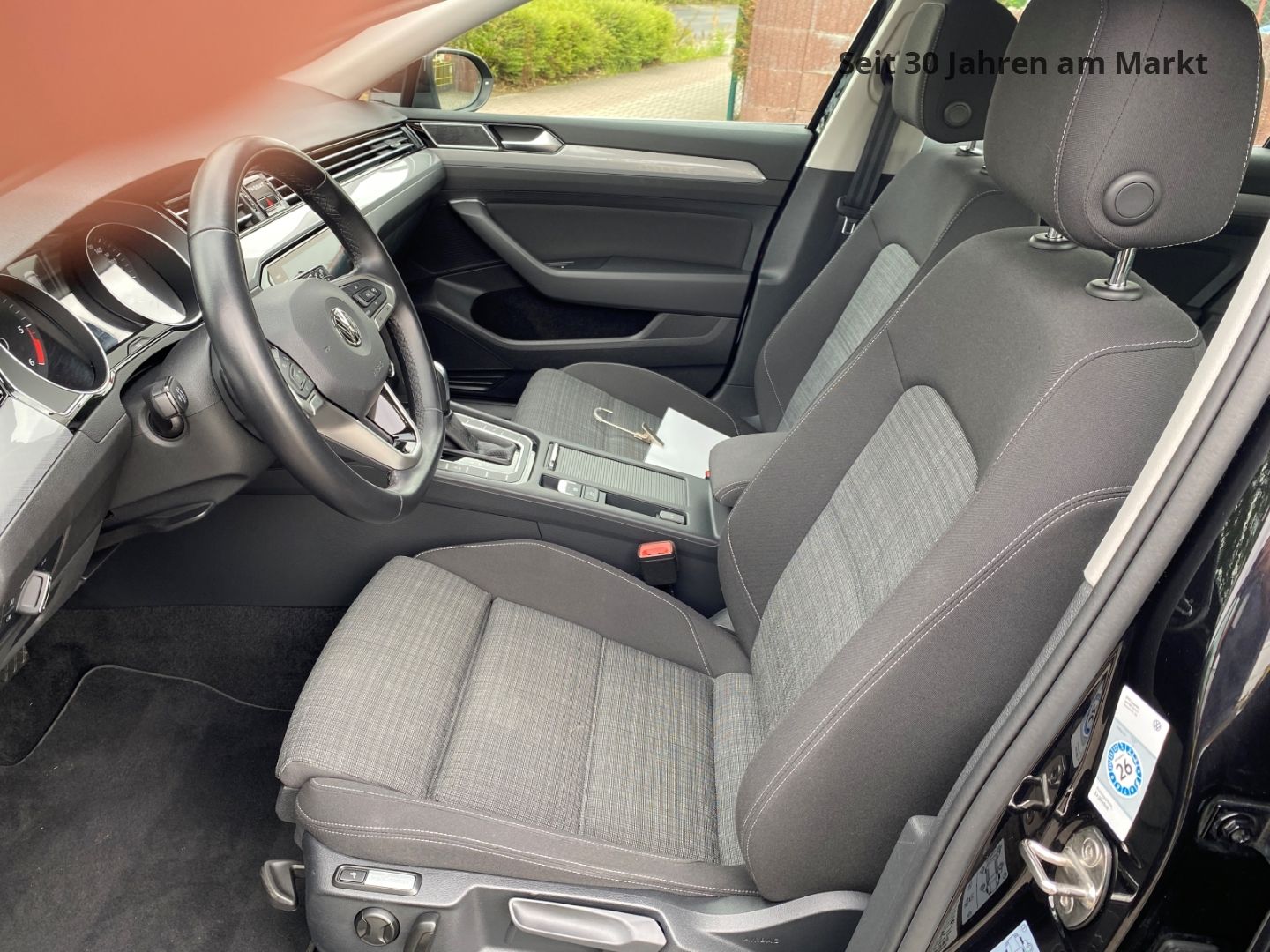 Volkswagen Passat Variant Business 2.0 TDI - Samsaru's Car Outlet