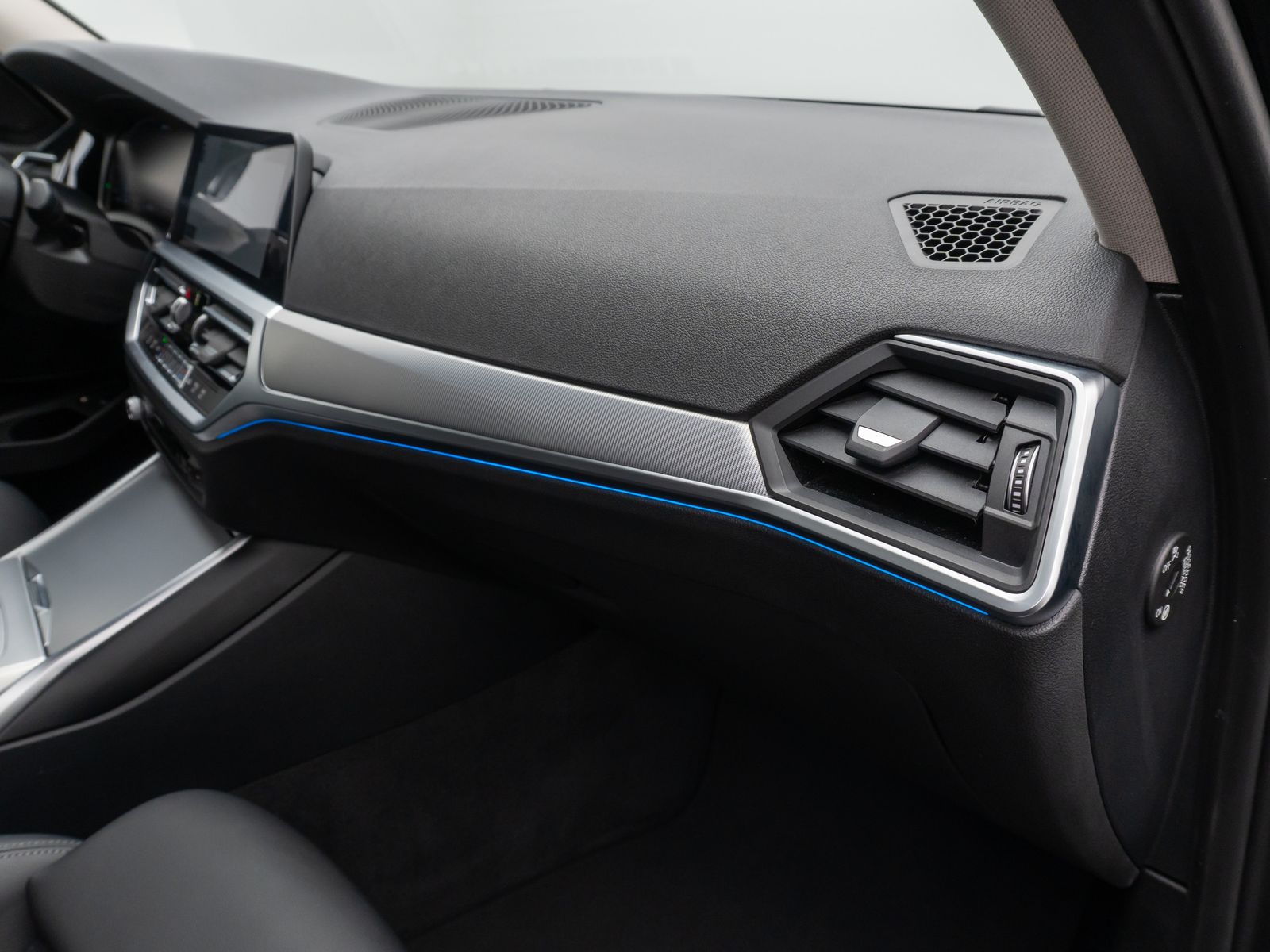 BMW 330e Sport Line - Samsaru's Car Outlet