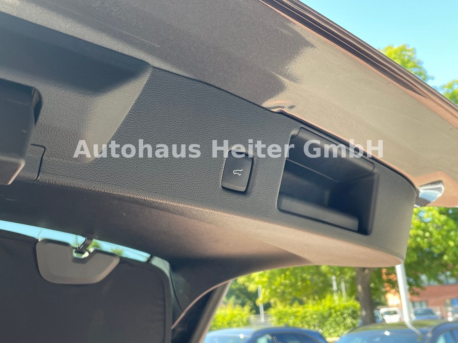 Ford Kuga PHEV ST-Line X - Samsaru's Car Outlet