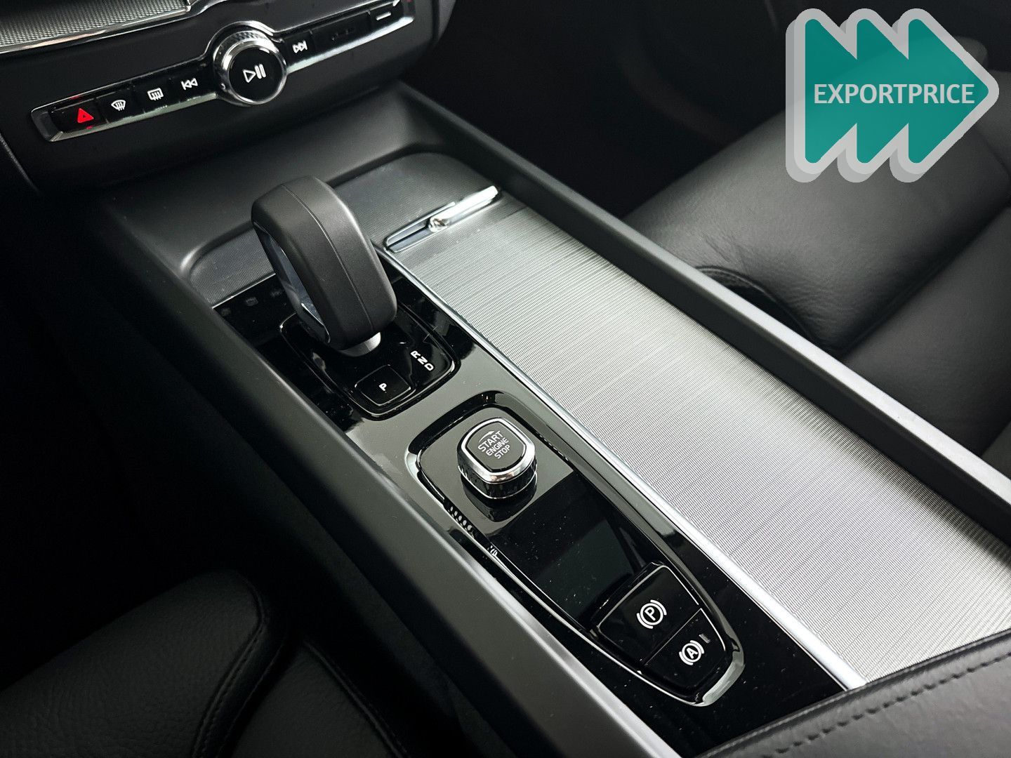 Volvo XC60 T6 Plug-in hybrid AWD Plus Dark | panorama