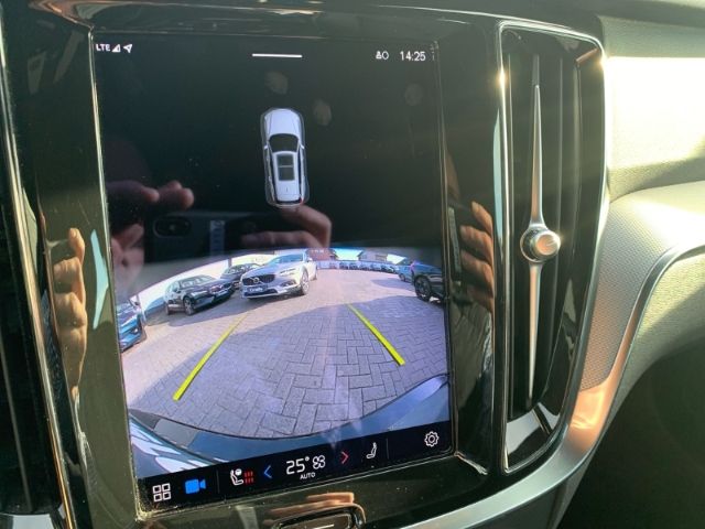 Volvo V60 T6 AWD Plus Dark gr.Reichweite Abstandstemp.