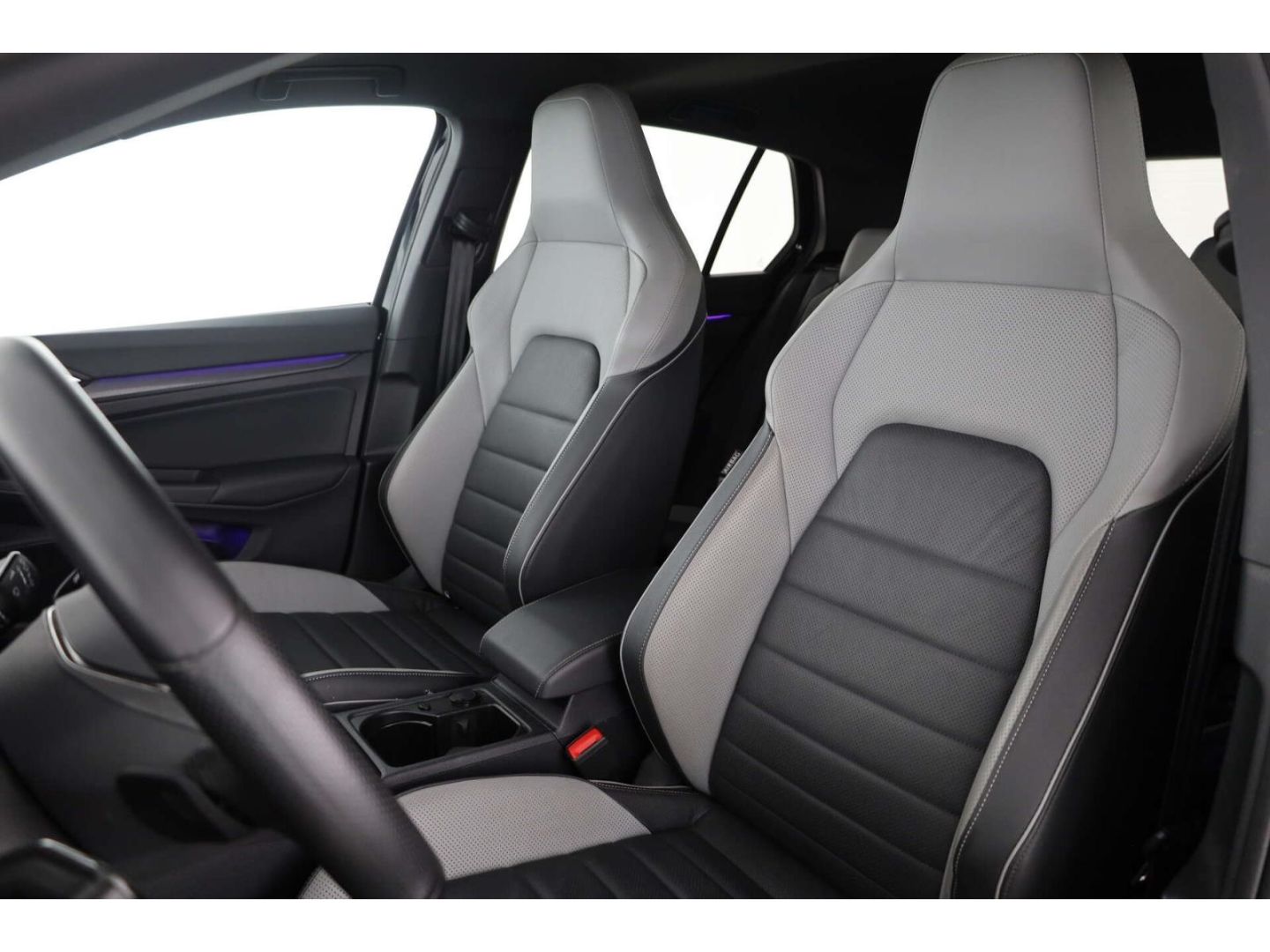 Volkswagen Golf 2.0 TDI GTD DSG NAV/Matrix/AHK/Leder/P-Dach