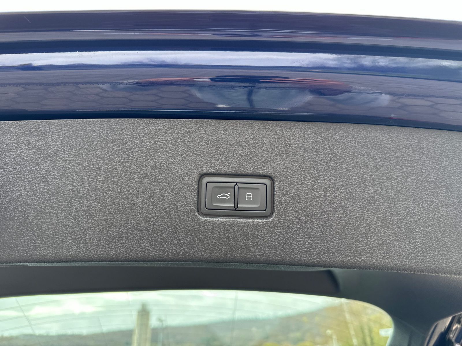 Audi Q8 50 TDI S-line quattro - Samsaru's Car Outlet
