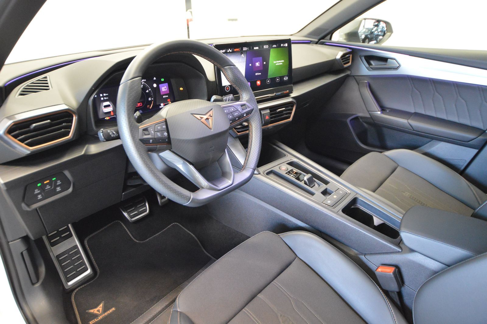 Cupra Leon Sportstourer VZ e-Hybrid - Samsaru's Car Outlet