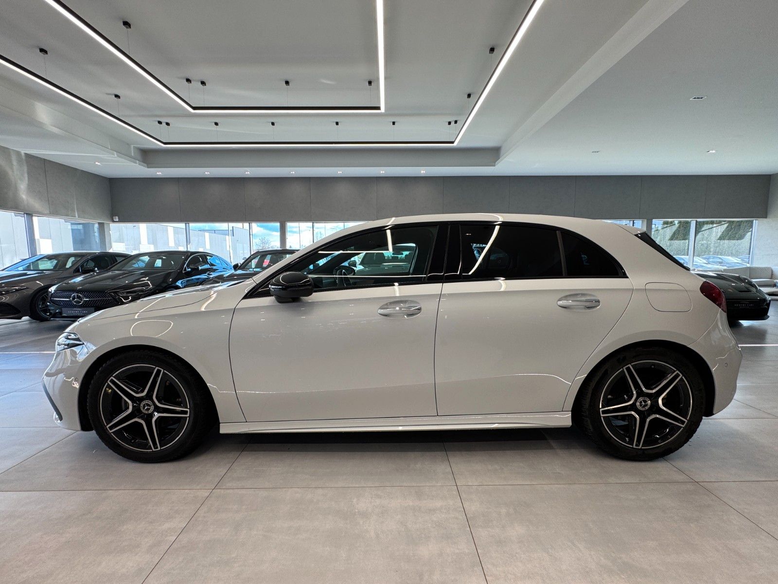 Mercedes-Benz A 200 AMG Line - Samsaru's Car Outlet