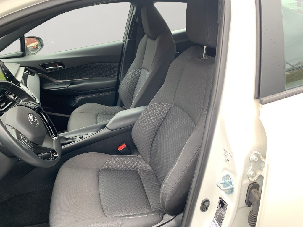 Toyota C-HR Hybrid Flow - Samsaru's Car Outlet