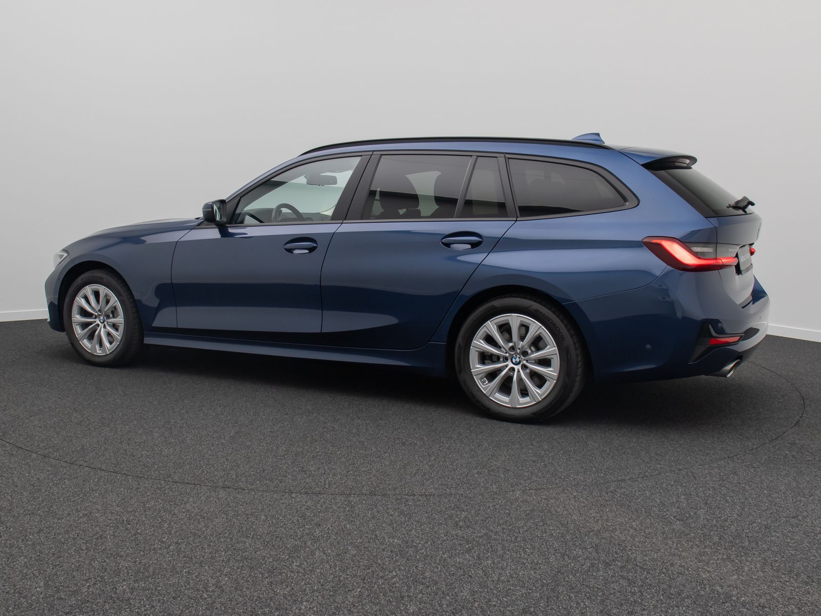 BMW 330i xD - Samsaru's Car Outlet