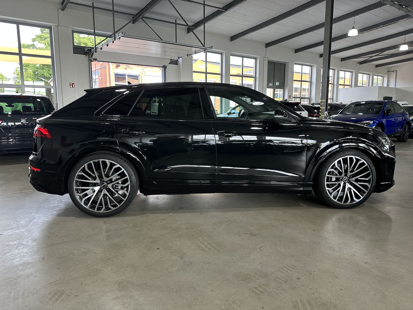 Audi Q8 45 Tdi quattro S Line - Samsaru's Car Outlet