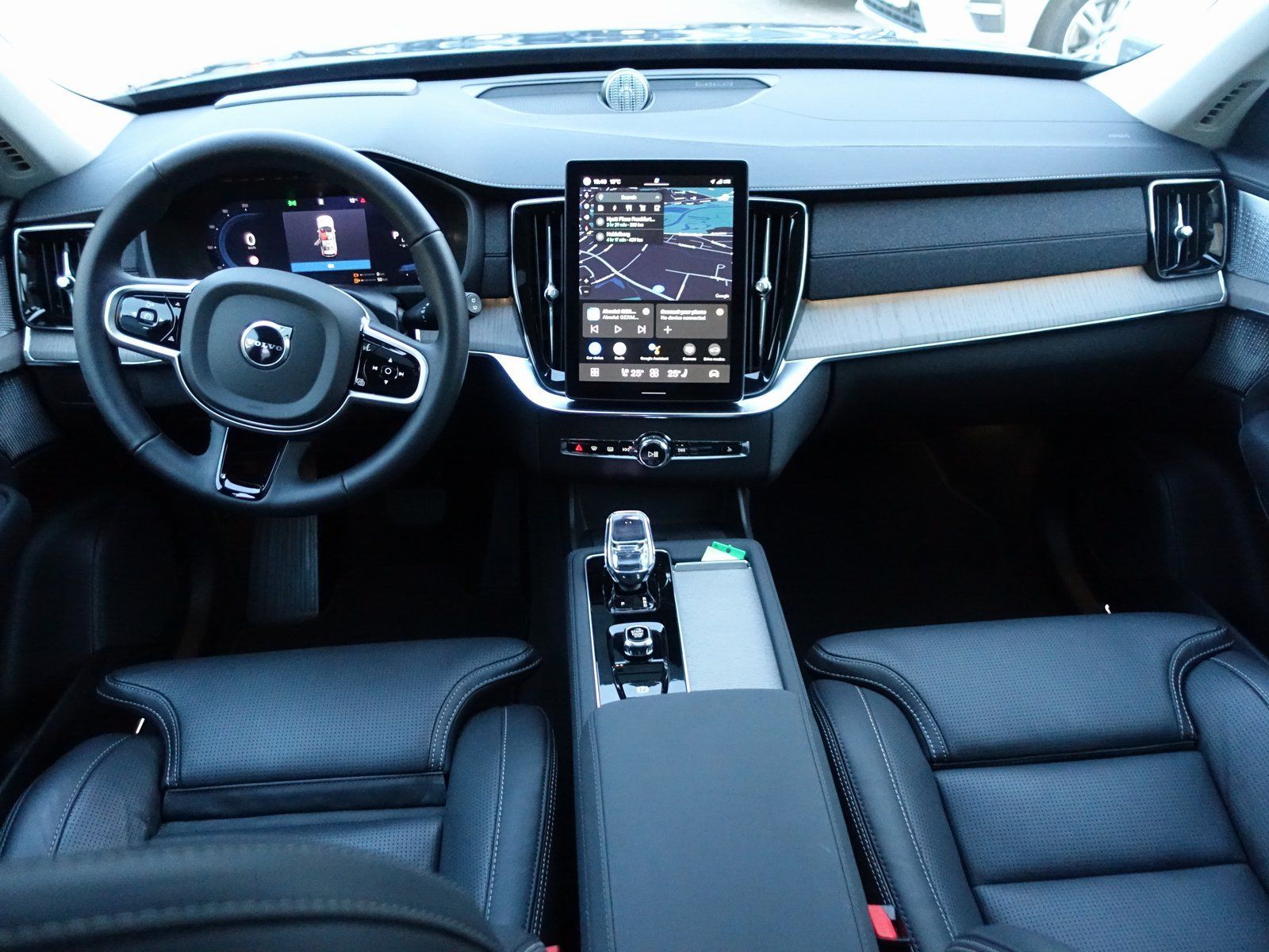 Volvo XC90 Plus, T8 AWD Plug-in Hybrid/AHK/FourC/Pano
