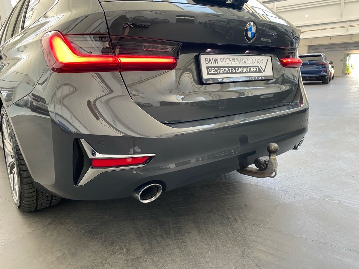 BMW 330d xDrive Touring Luxury - Samsaru's Car Outlet