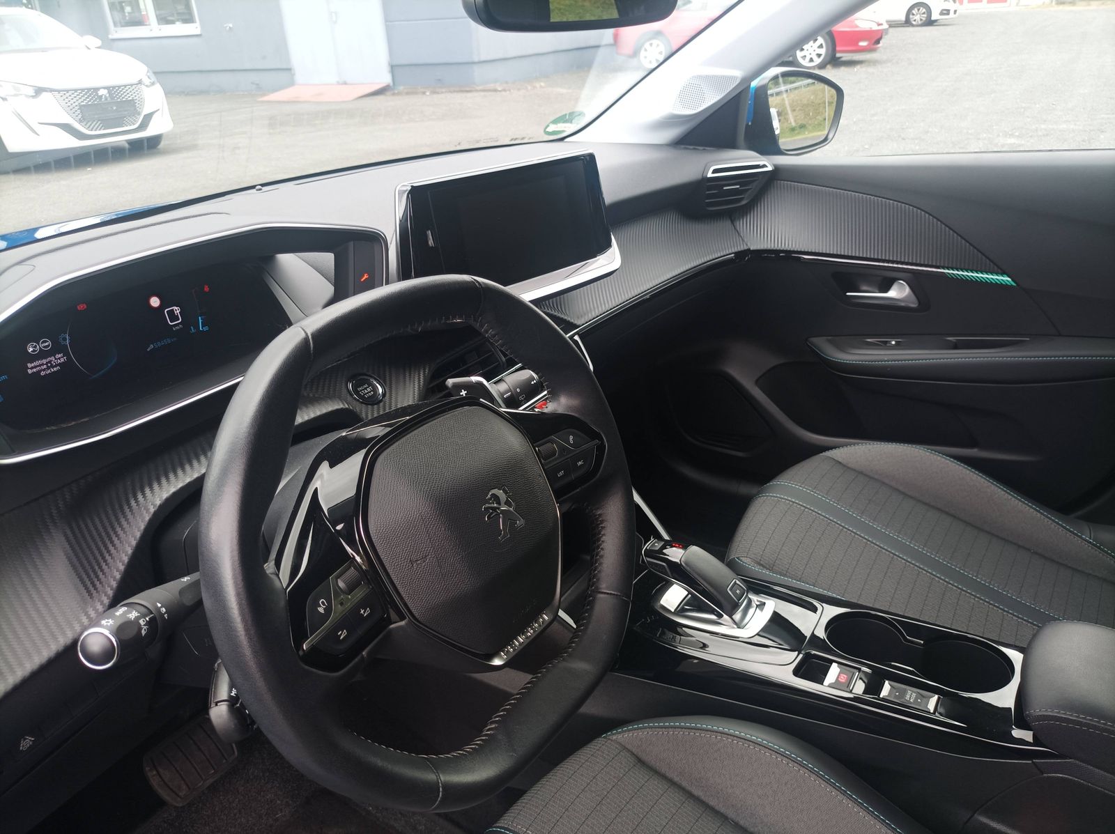 Peugeot 208 Allure 100 Automatik - Samsaru's Car Outlet