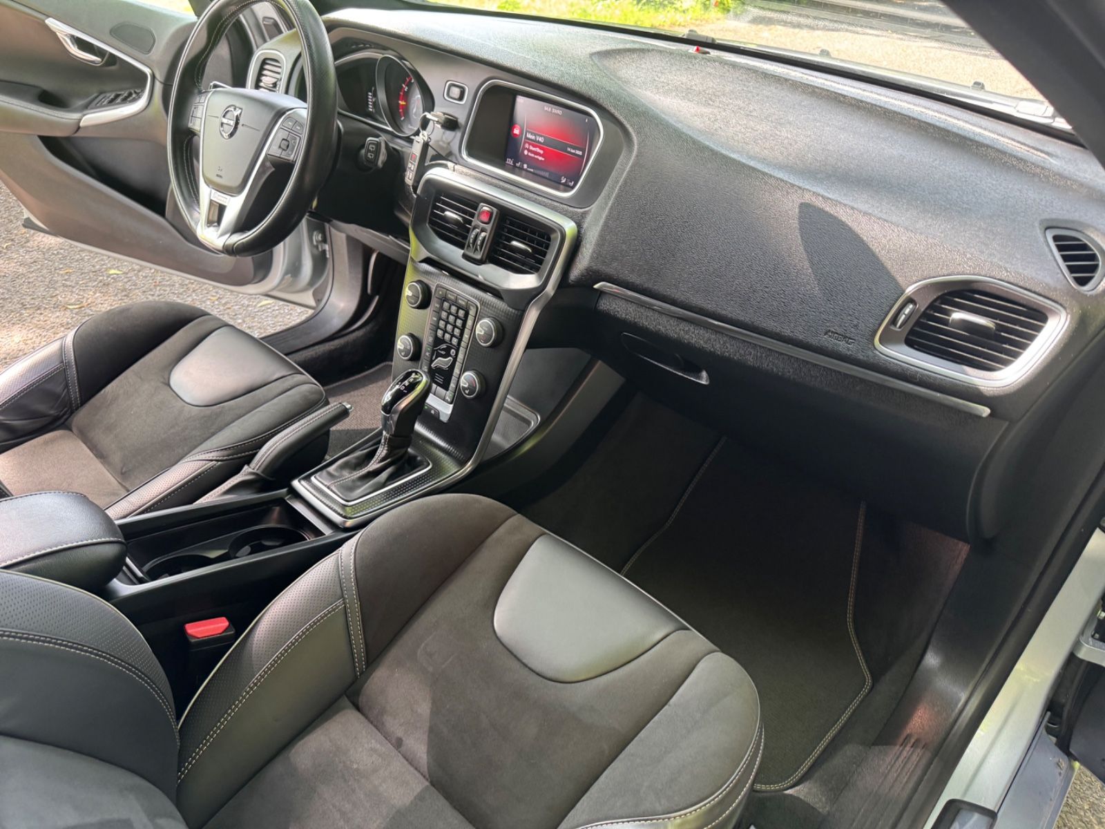 Volvo V40 R-DesignAut.NavLederFullLedGarantiNavi