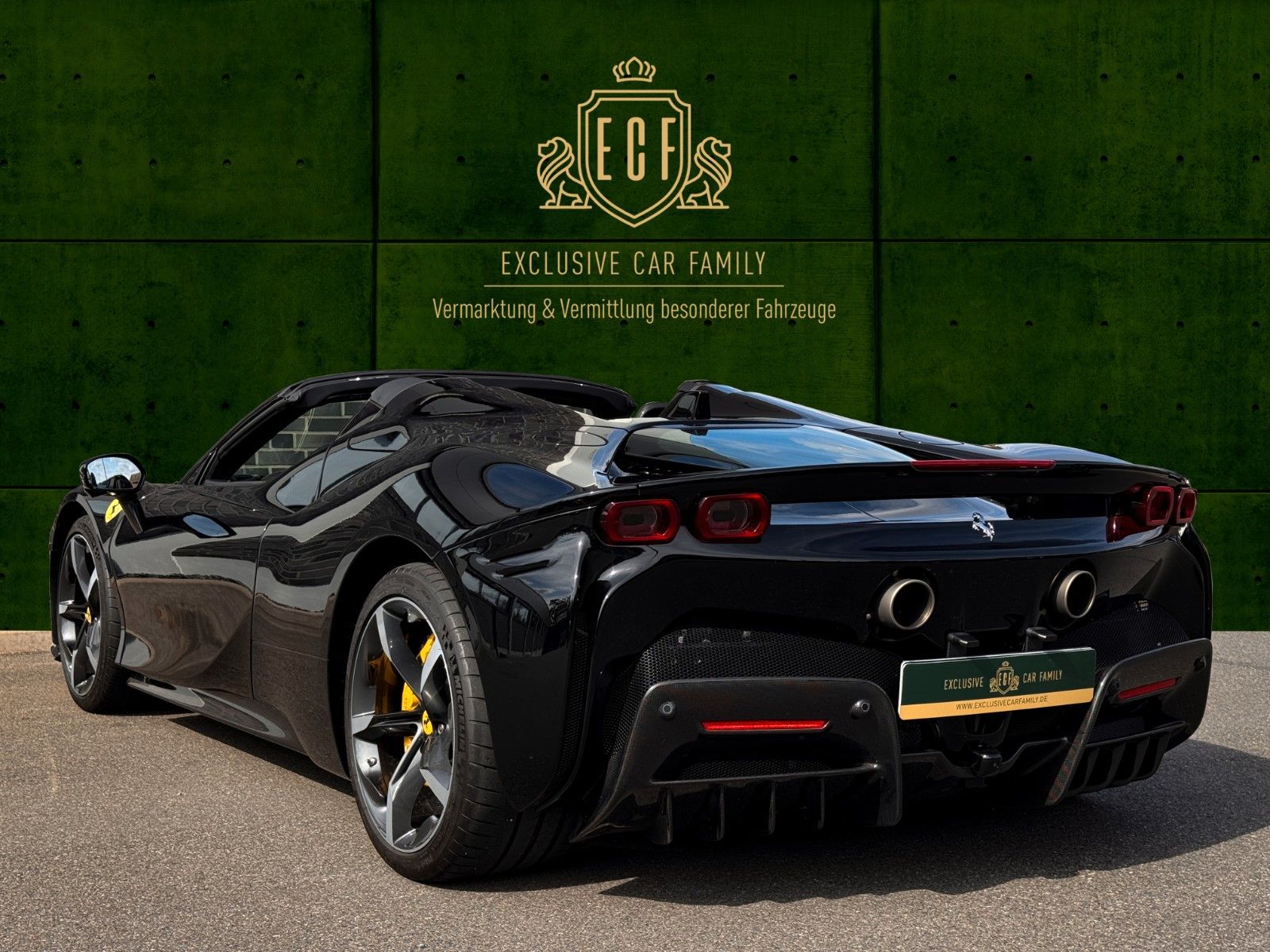 Ferrari SF90 Spider - Samsaru's Car Outlet