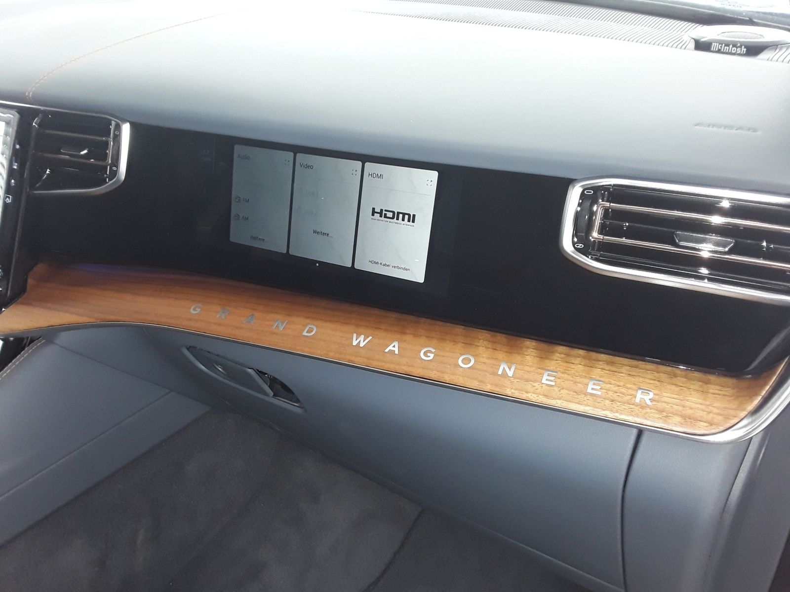 Jeep Grand Wagoneer 6.4 V8 Series III
