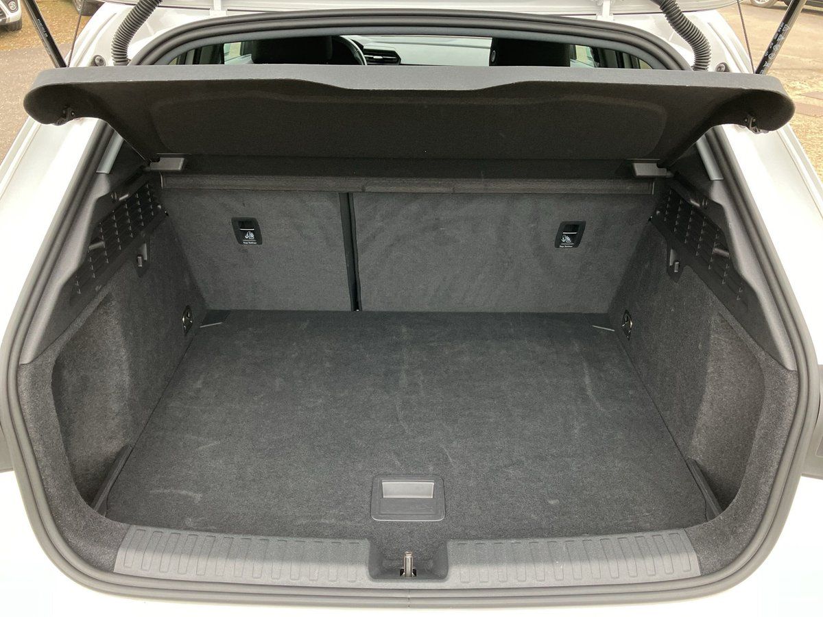 Audi A3 SPORTBACK 35 TFSI S-LINE +LED+SHZ+NAVI+TEMPO+