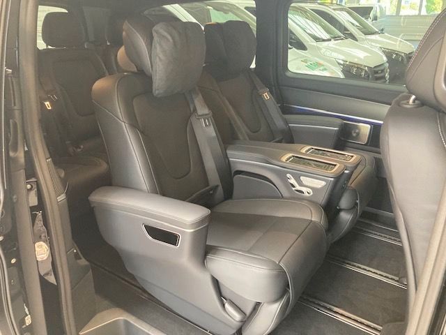 Mercedes-Benz V 300 d Extralang - Samsaru's Car Outlet
